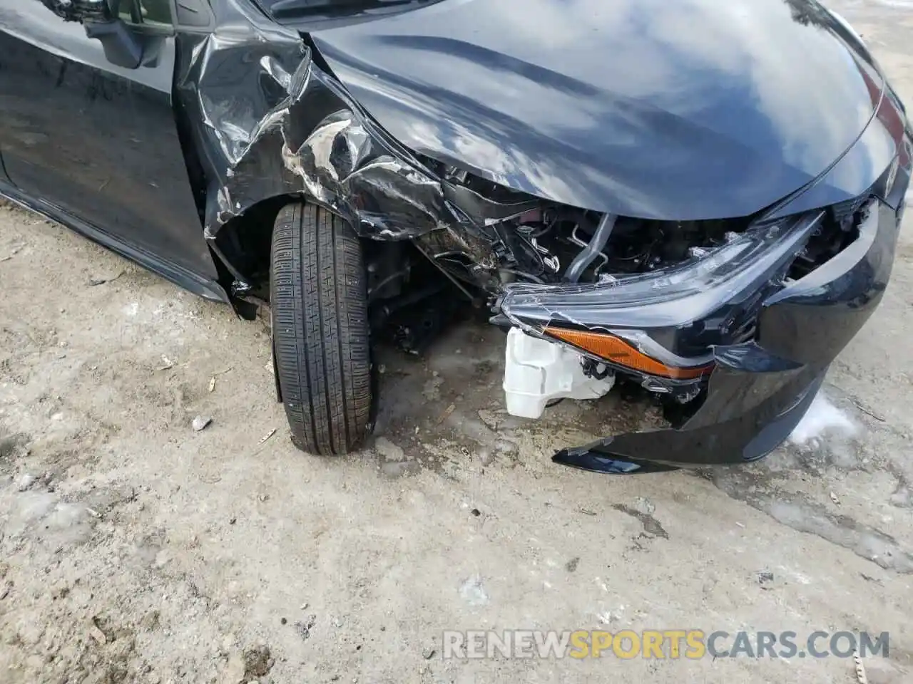 9 Photograph of a damaged car JTDEPRAE5LJ077591 TOYOTA COROLLA 2020