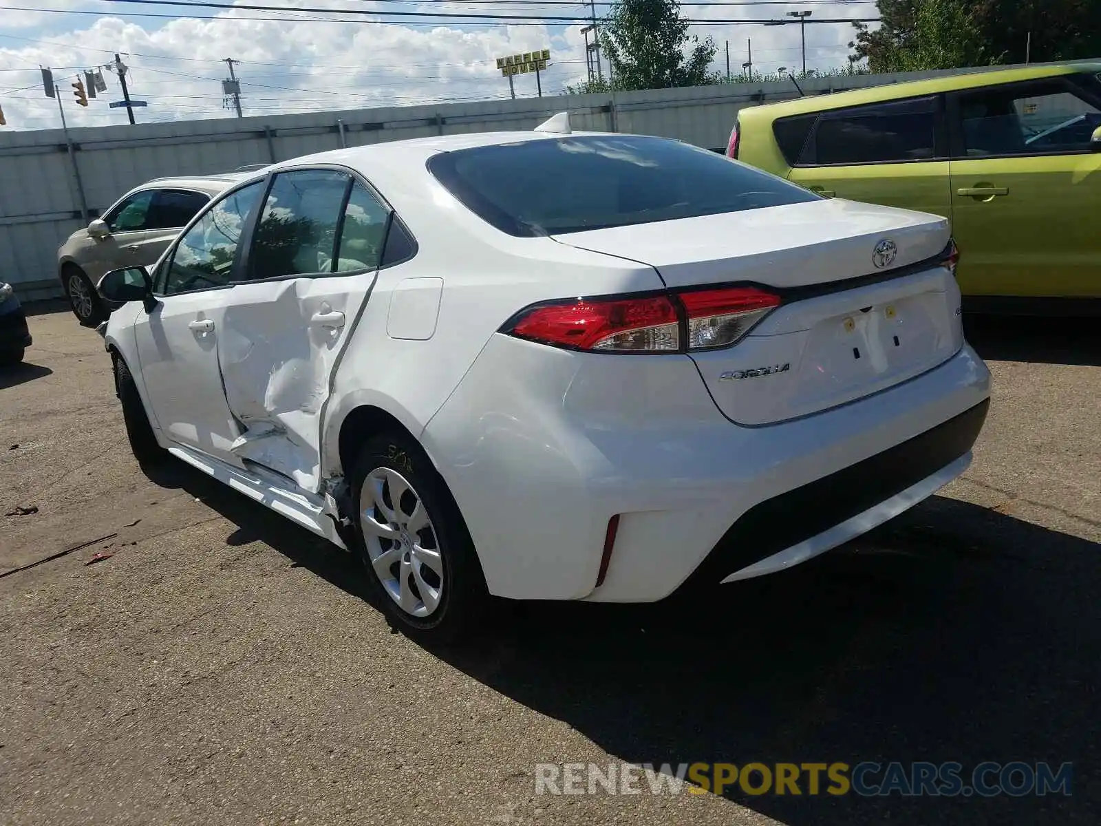 3 Photograph of a damaged car JTDEPRAE5LJ078837 TOYOTA COROLLA 2020