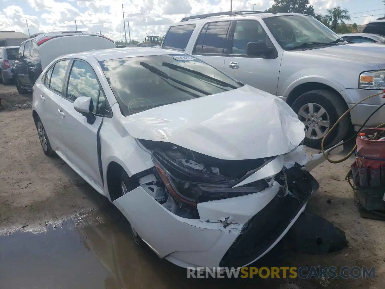 1 Photograph of a damaged car JTDEPRAE5LJ080605 TOYOTA COROLLA 2020