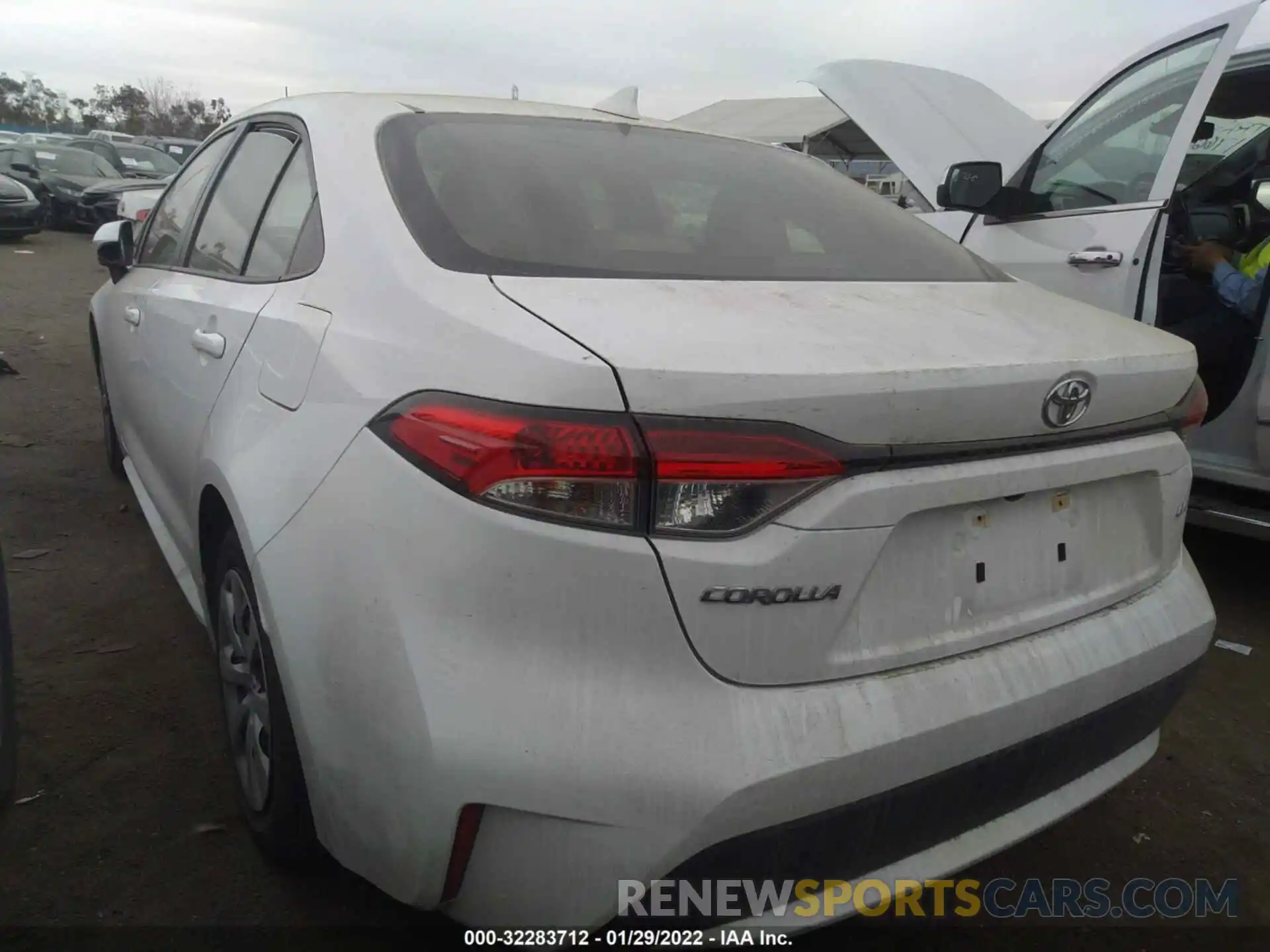 3 Photograph of a damaged car JTDEPRAE5LJ081186 TOYOTA COROLLA 2020