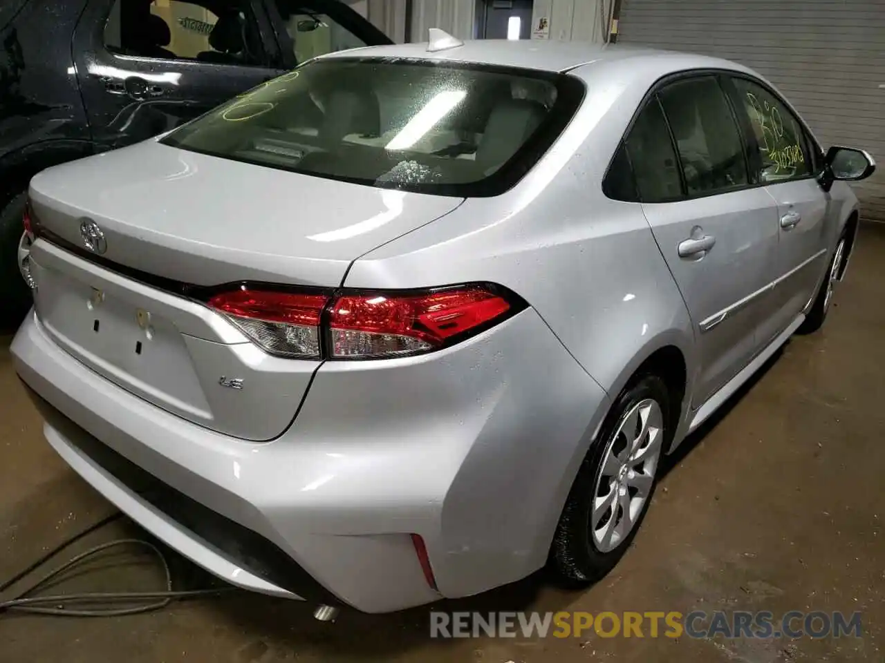 4 Photograph of a damaged car JTDEPRAE5LJ081298 TOYOTA COROLLA 2020