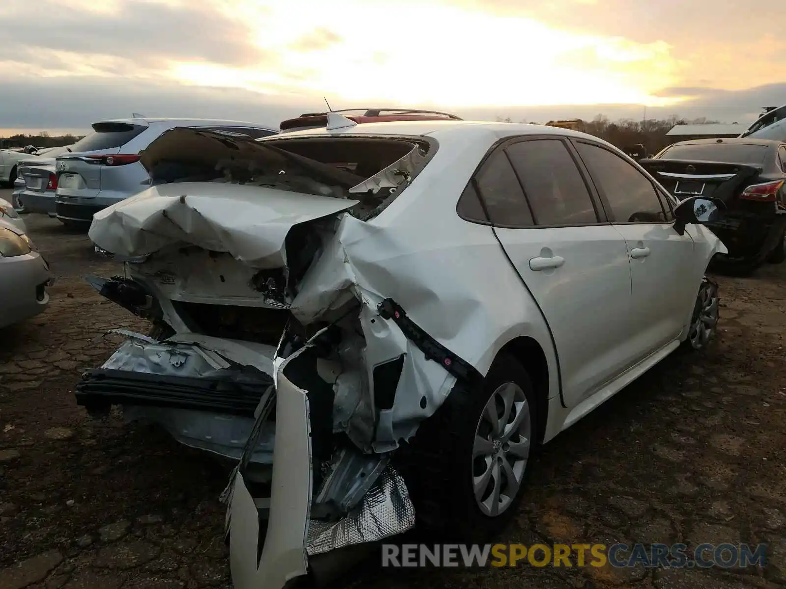 4 Photograph of a damaged car JTDEPRAE5LJ083486 TOYOTA COROLLA 2020