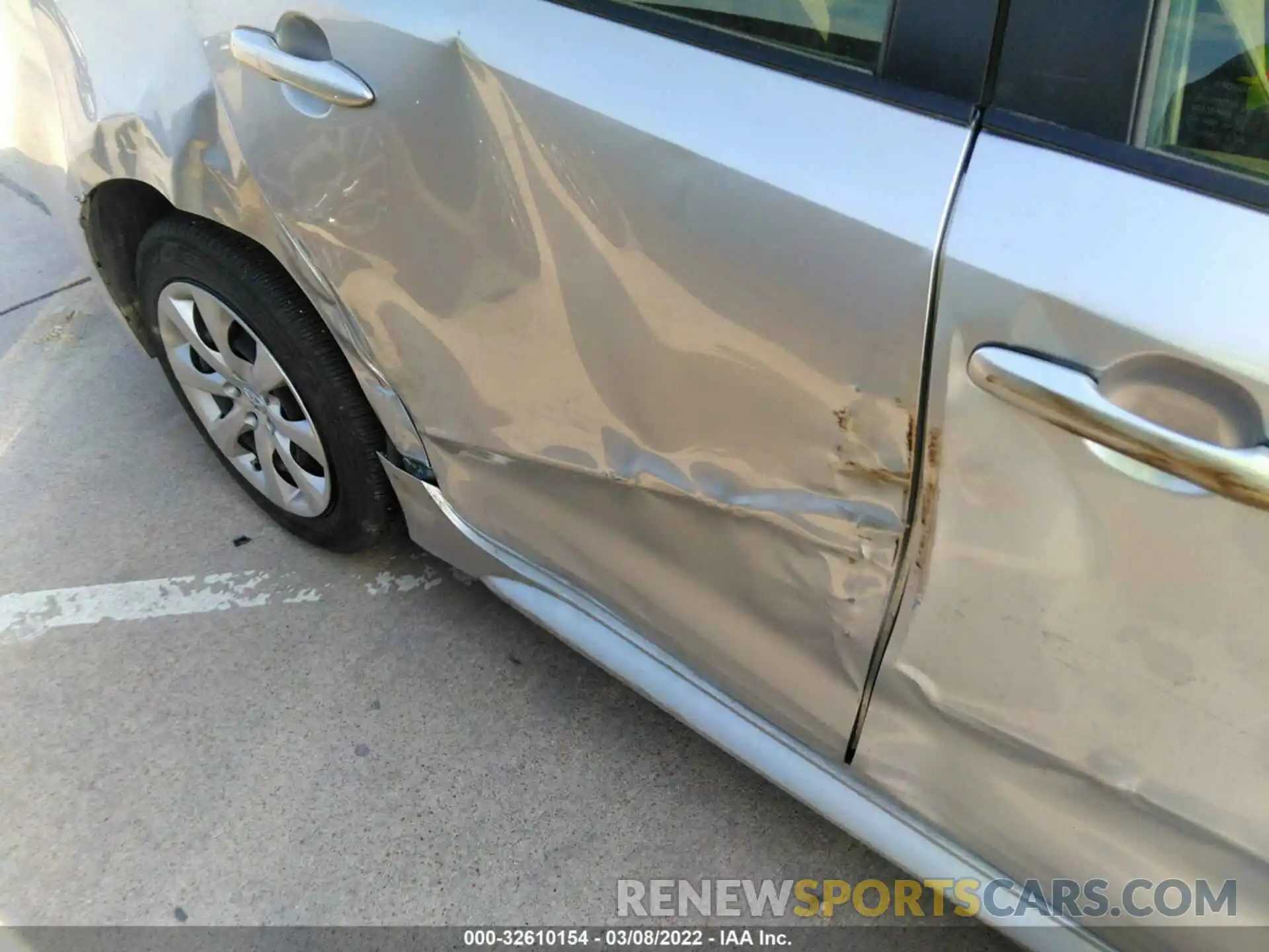 6 Photograph of a damaged car JTDEPRAE5LJ084945 TOYOTA COROLLA 2020