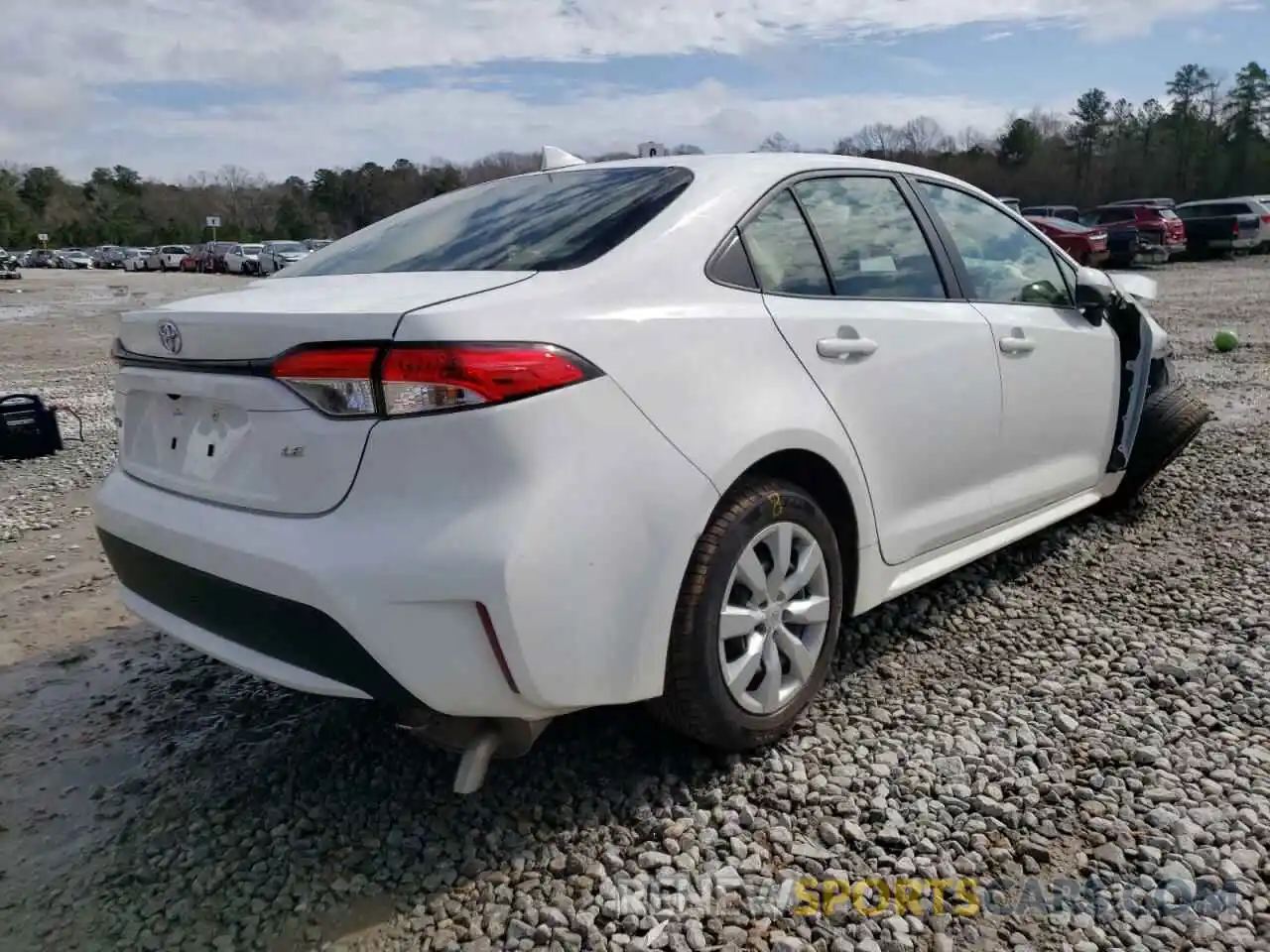 4 Photograph of a damaged car JTDEPRAE5LJ085058 TOYOTA COROLLA 2020