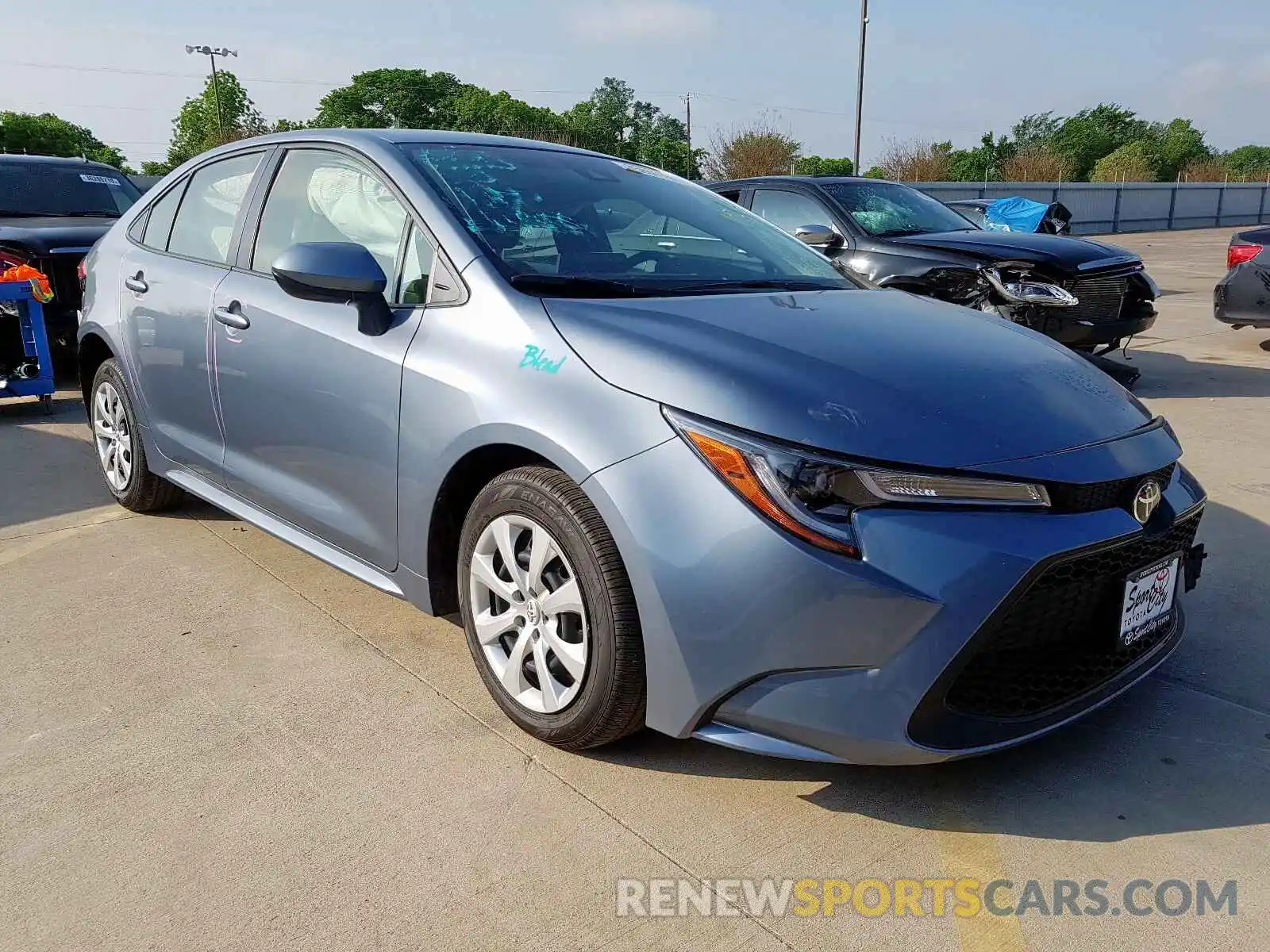 1 Photograph of a damaged car JTDEPRAE5LJ085755 TOYOTA COROLLA 2020