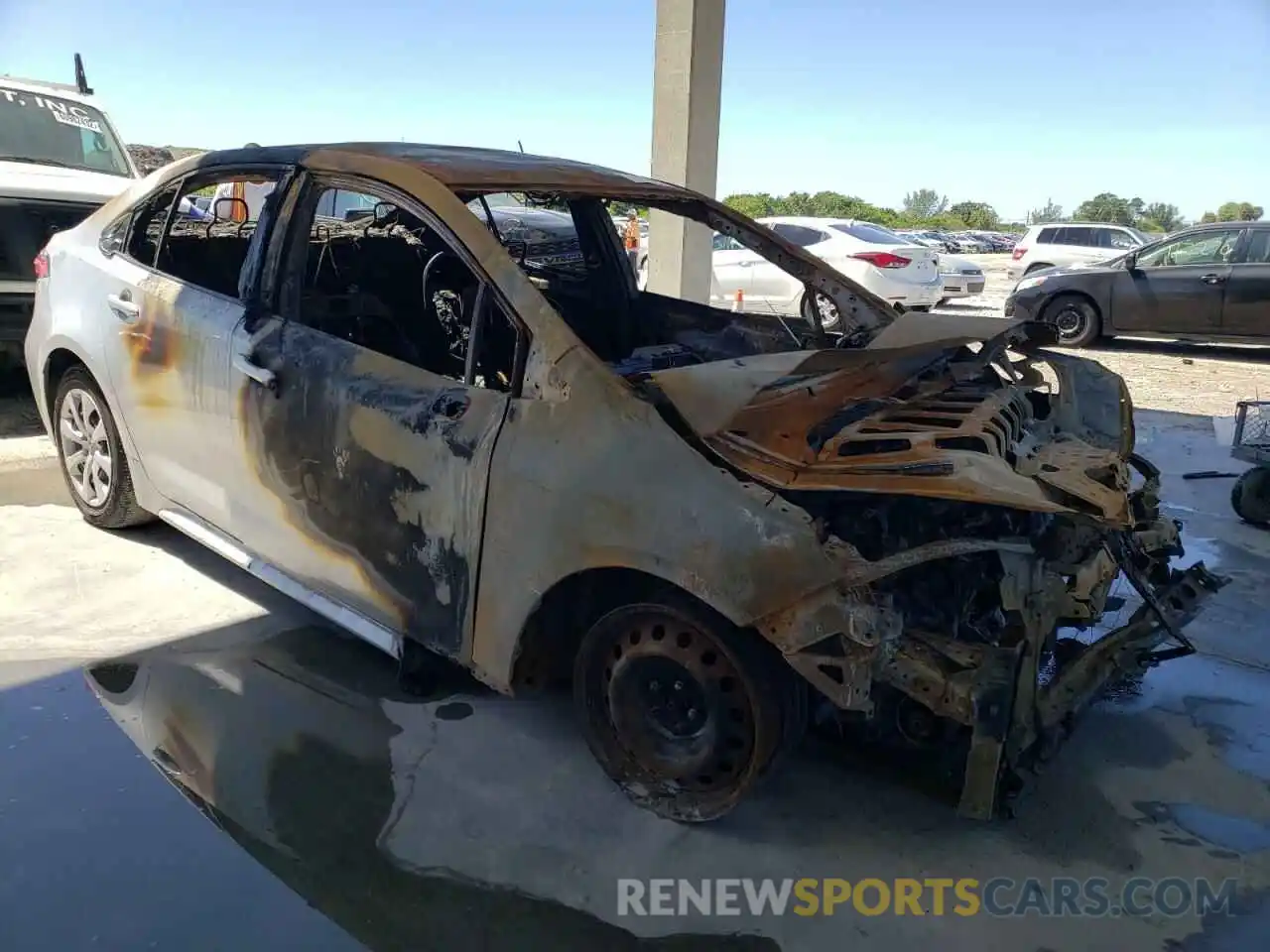 1 Photograph of a damaged car JTDEPRAE5LJ086808 TOYOTA COROLLA 2020