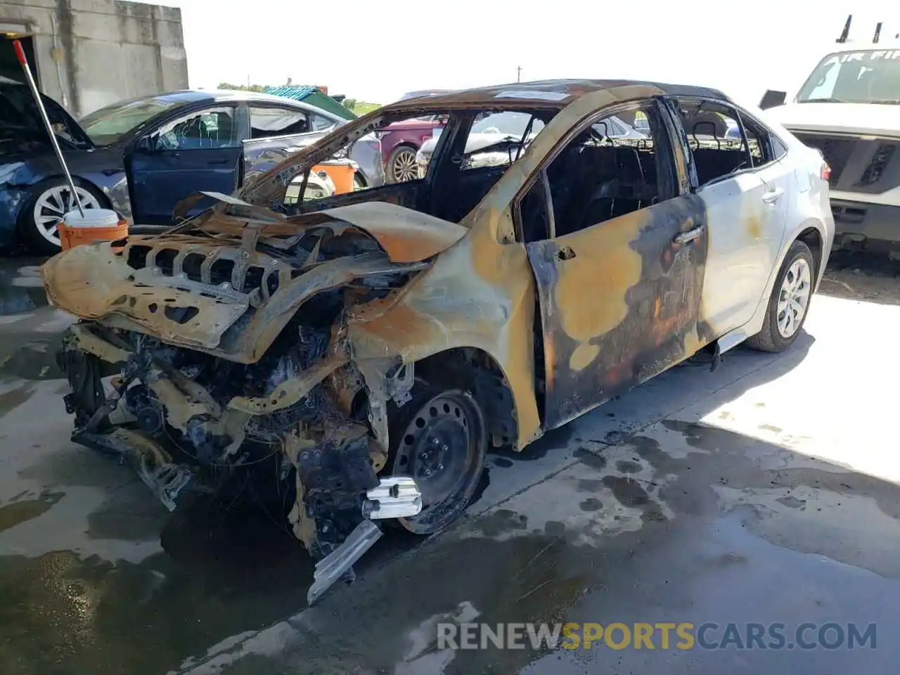 2 Photograph of a damaged car JTDEPRAE5LJ086808 TOYOTA COROLLA 2020