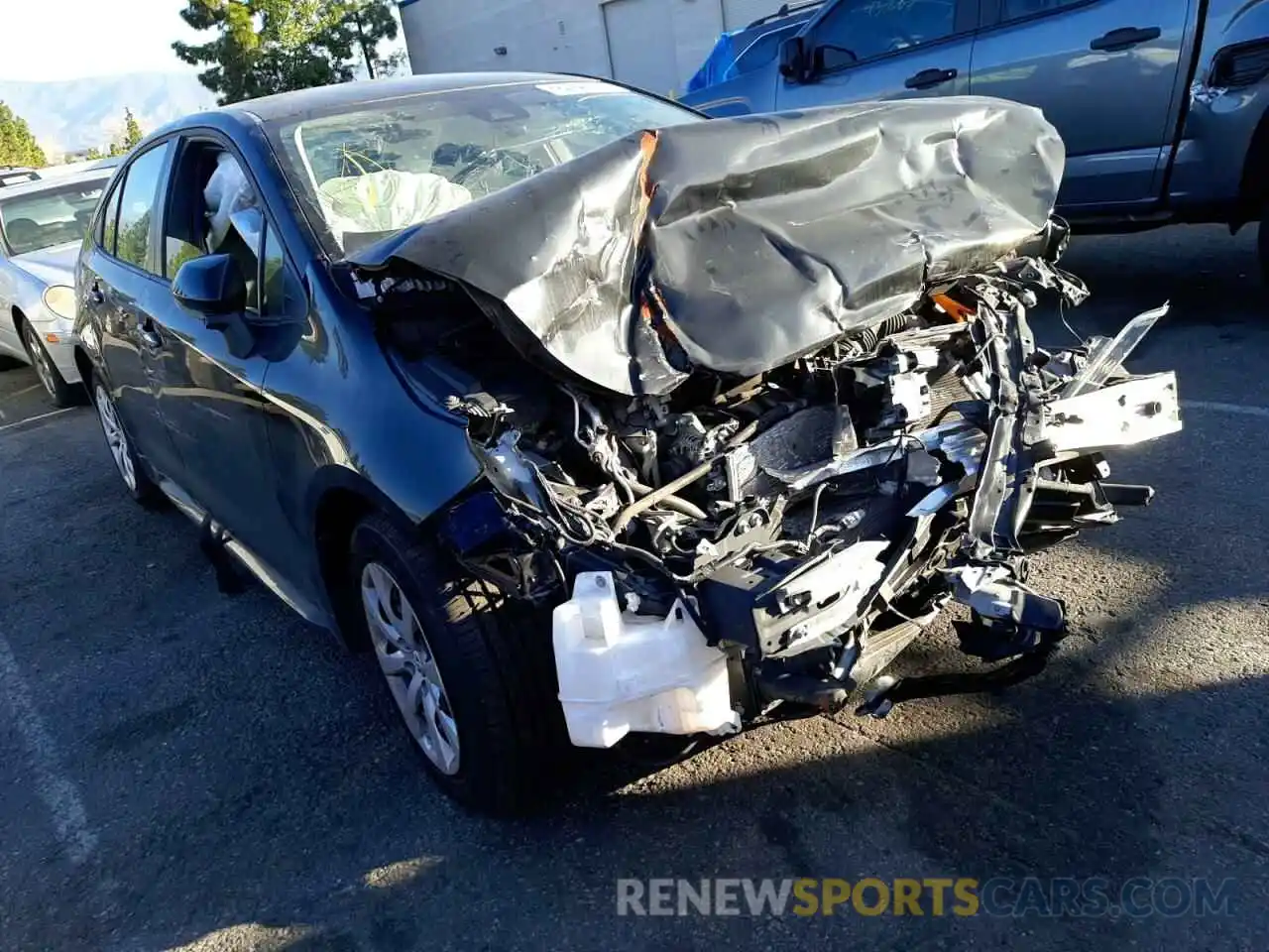 1 Photograph of a damaged car JTDEPRAE5LJ089854 TOYOTA COROLLA 2020