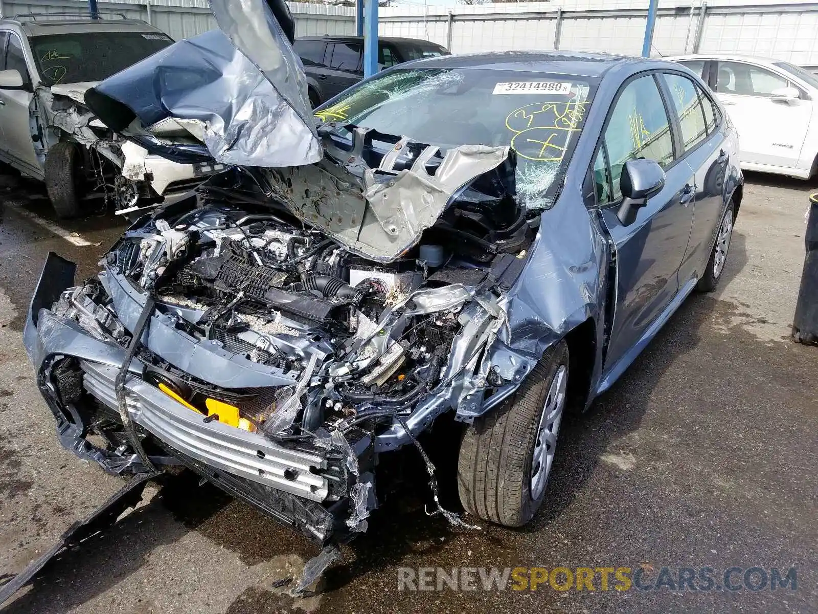 2 Photograph of a damaged car JTDEPRAE5LJ092687 TOYOTA COROLLA 2020