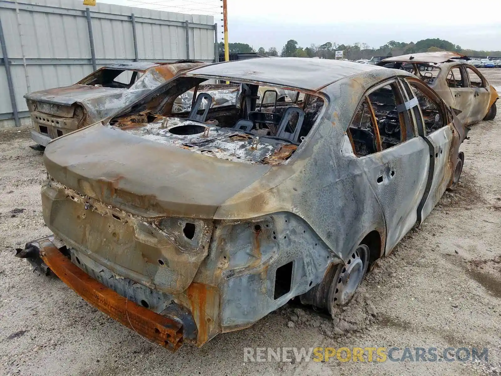 4 Photograph of a damaged car JTDEPRAE5LJ095413 TOYOTA COROLLA 2020