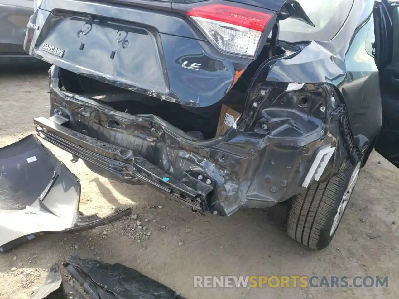 9 Photograph of a damaged car JTDEPRAE5LJ100173 TOYOTA COROLLA 2020