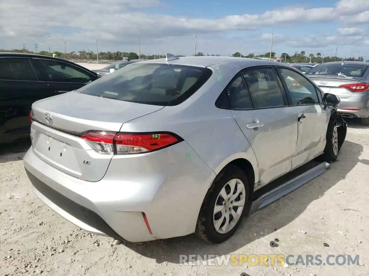 4 Photograph of a damaged car JTDEPRAE5LJ102568 TOYOTA COROLLA 2020