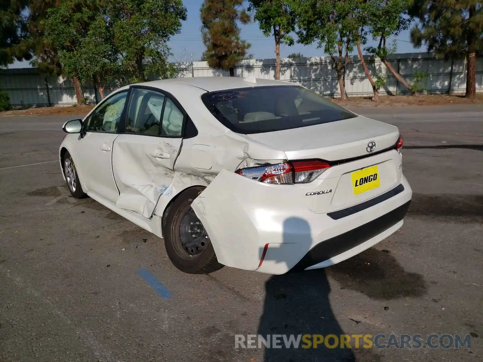 3 Photograph of a damaged car JTDEPRAE5LJ103042 TOYOTA COROLLA 2020