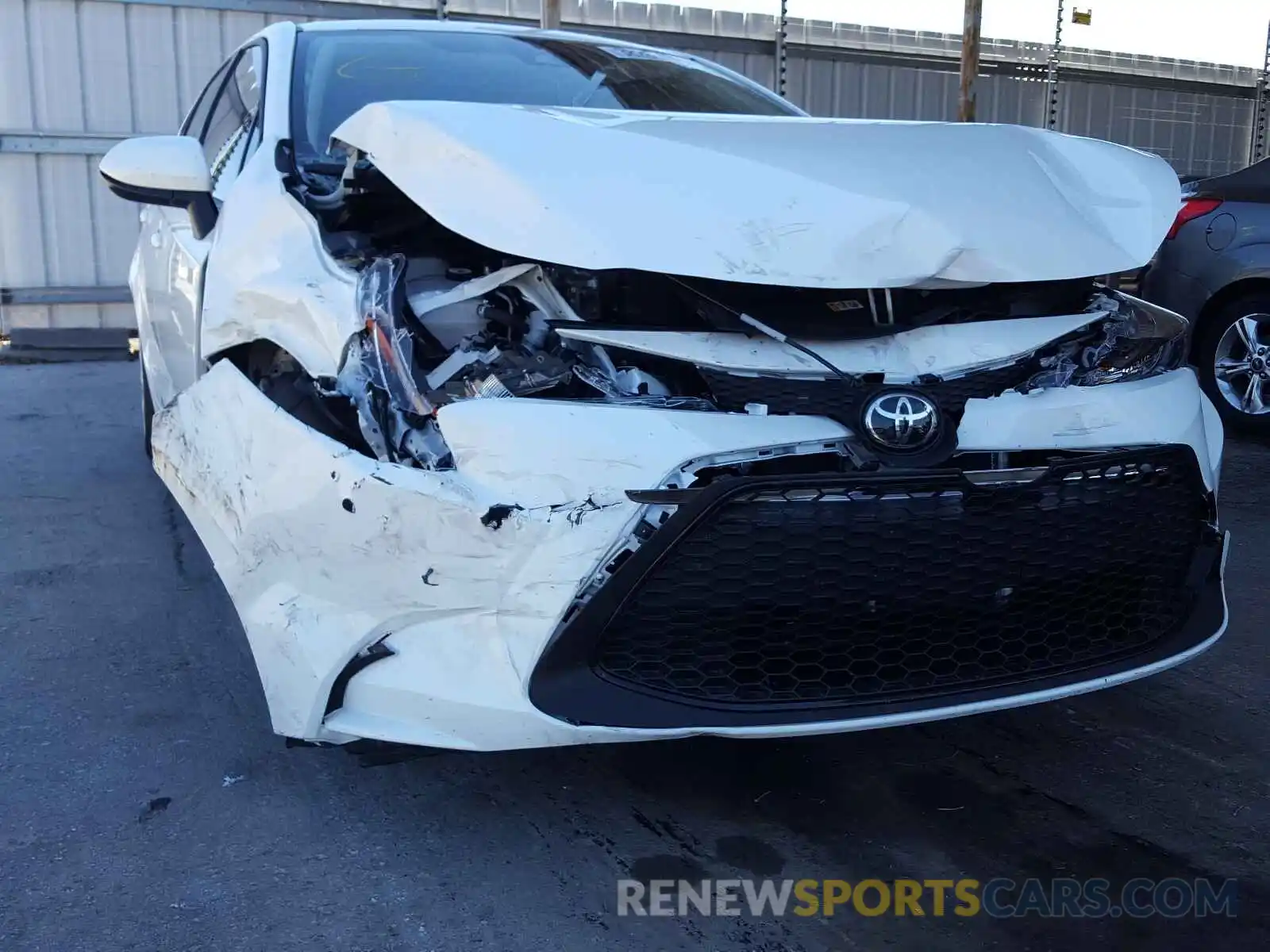 9 Photograph of a damaged car JTDEPRAE5LJ103252 TOYOTA COROLLA 2020