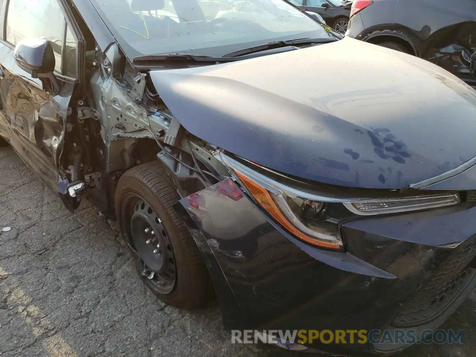 9 Photograph of a damaged car JTDEPRAE5LJ105017 TOYOTA COROLLA 2020