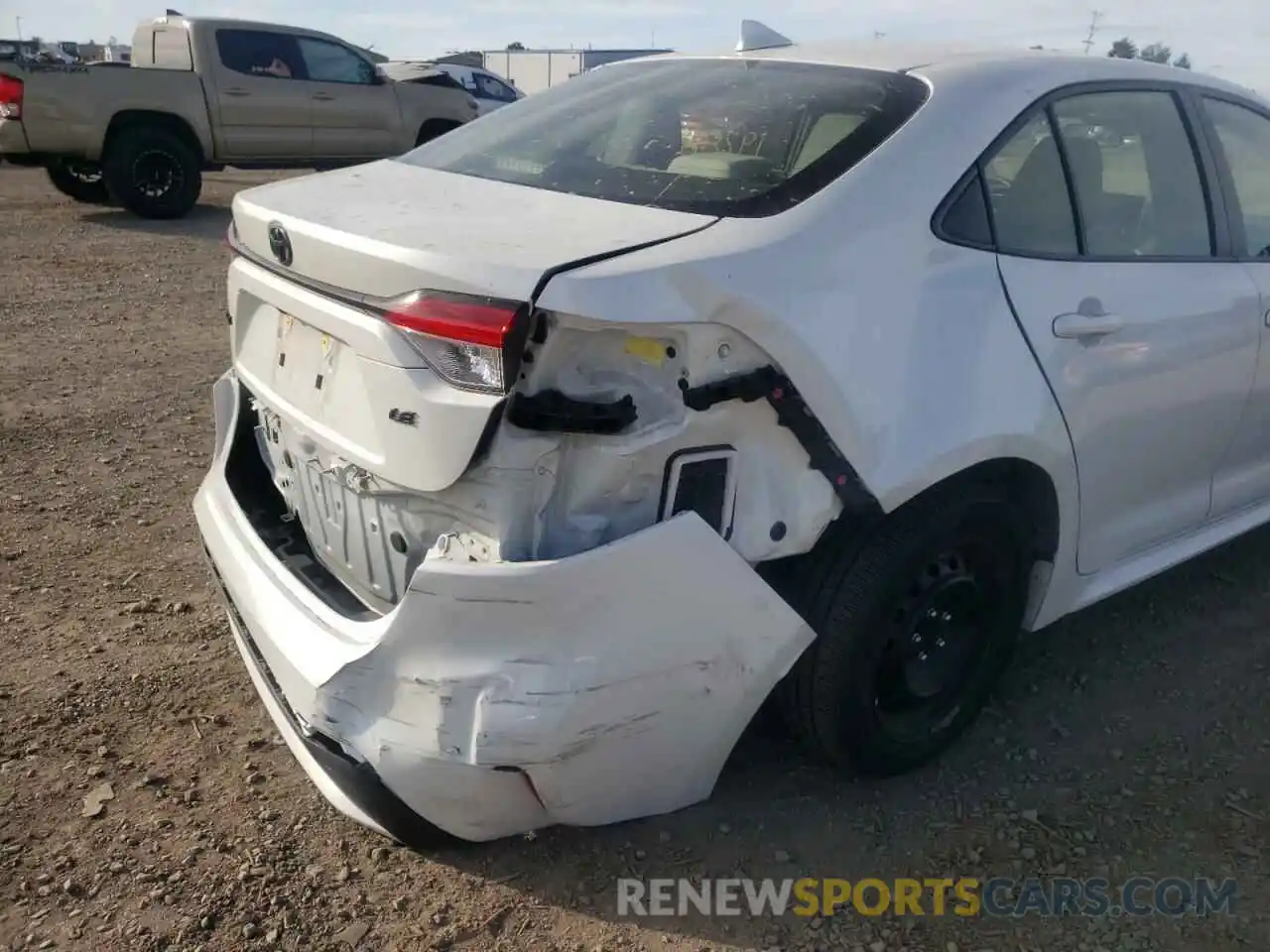 9 Photograph of a damaged car JTDEPRAE5LJ107575 TOYOTA COROLLA 2020