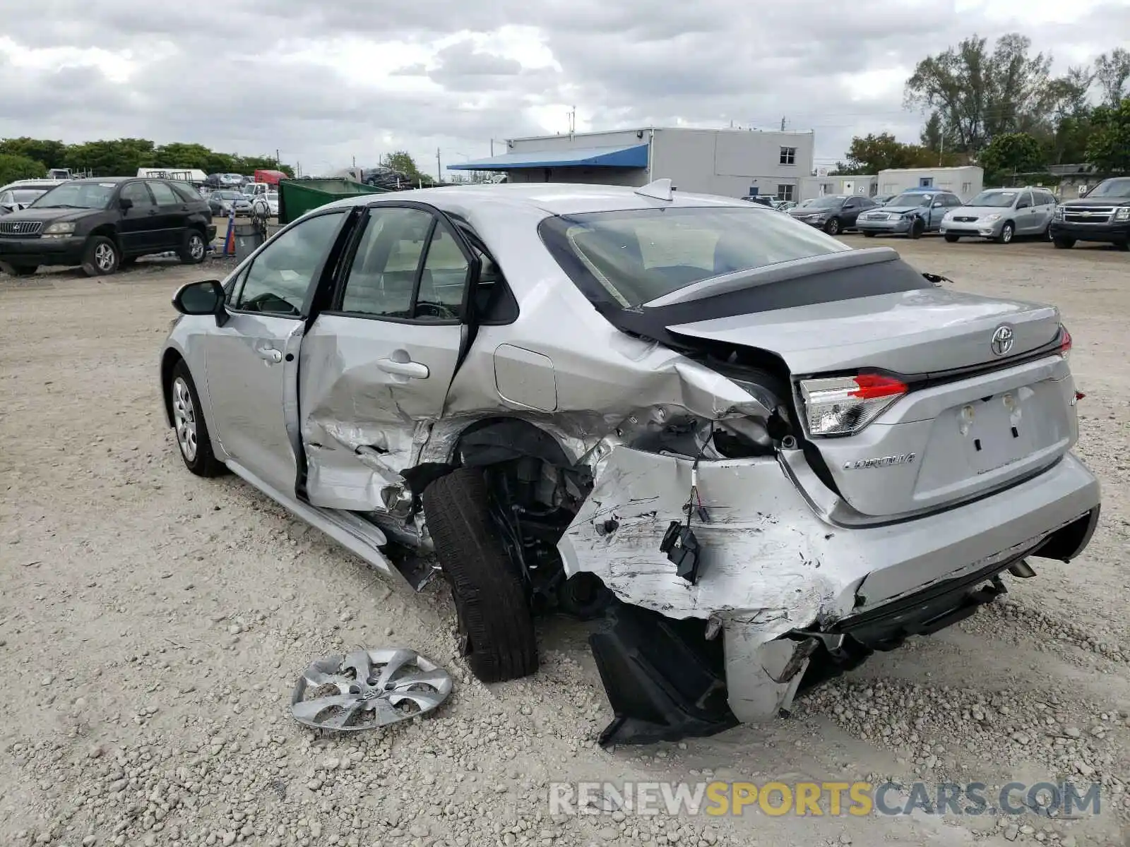 3 Фотография поврежденного автомобиля JTDEPRAE5LJ109343 TOYOTA COROLLA 2020