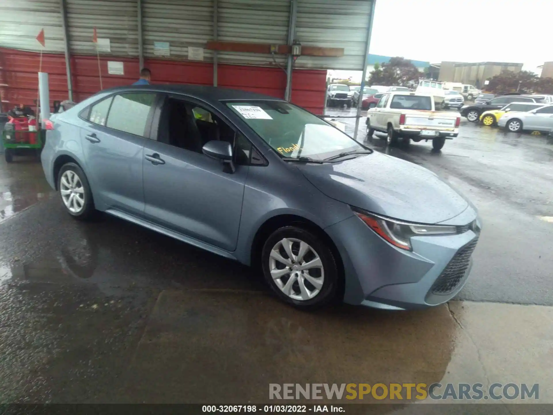 1 Photograph of a damaged car JTDEPRAE5LJ115918 TOYOTA COROLLA 2020