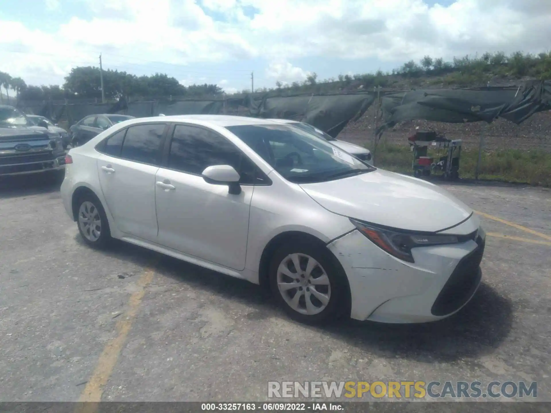 1 Photograph of a damaged car JTDEPRAE6LJ005427 TOYOTA COROLLA 2020