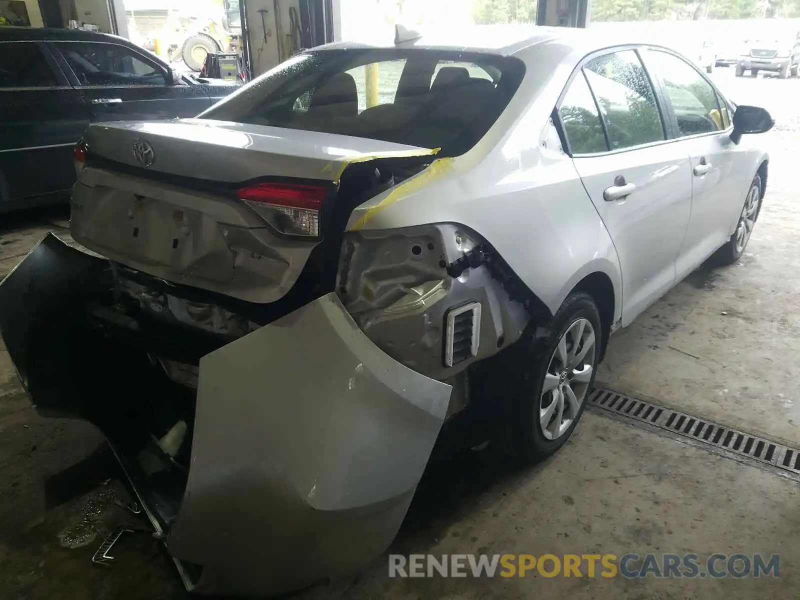 4 Photograph of a damaged car JTDEPRAE6LJ006089 TOYOTA COROLLA 2020