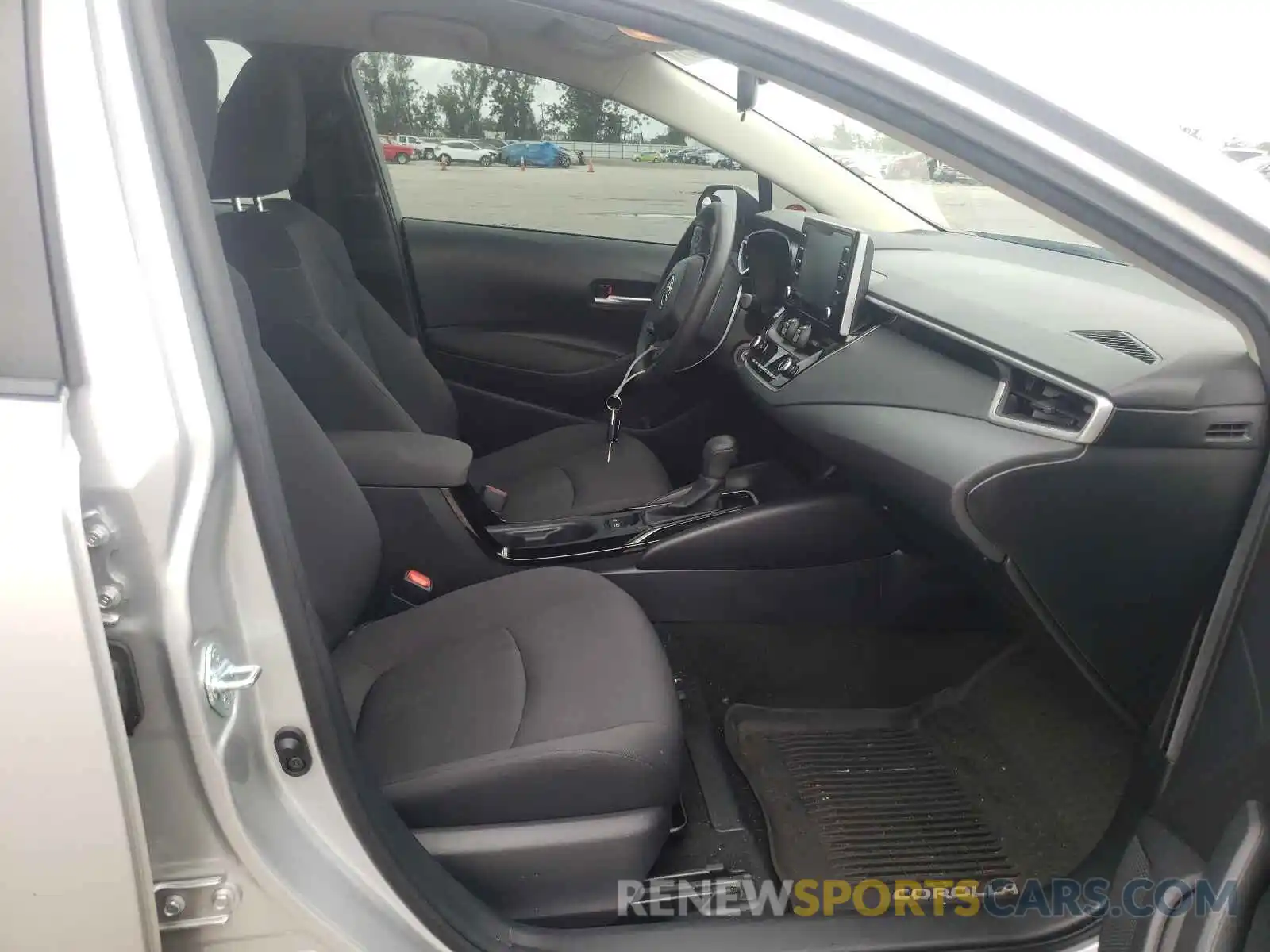 5 Photograph of a damaged car JTDEPRAE6LJ009381 TOYOTA COROLLA 2020