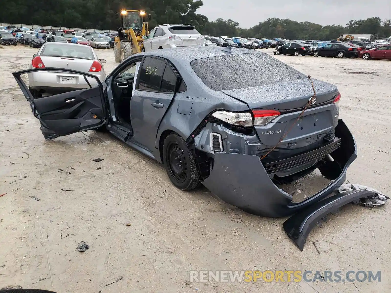 3 Photograph of a damaged car JTDEPRAE6LJ009915 TOYOTA COROLLA 2020