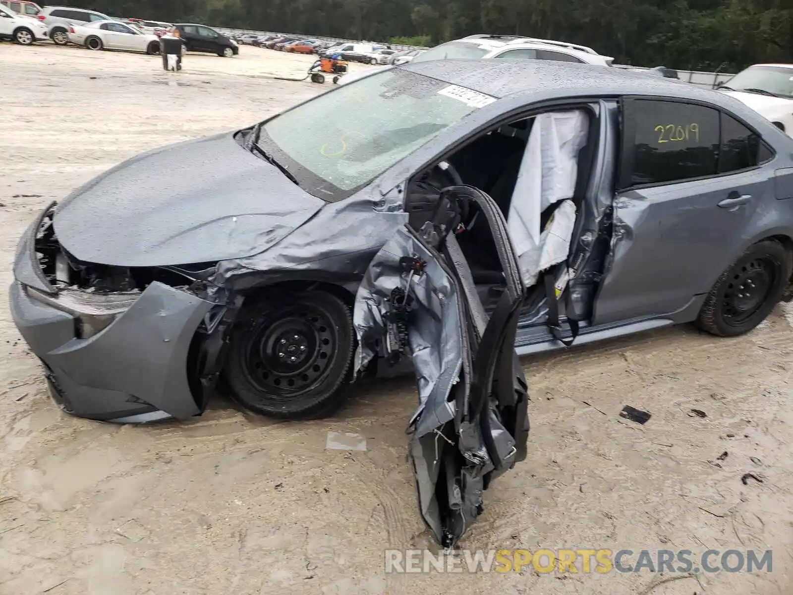 9 Photograph of a damaged car JTDEPRAE6LJ009915 TOYOTA COROLLA 2020