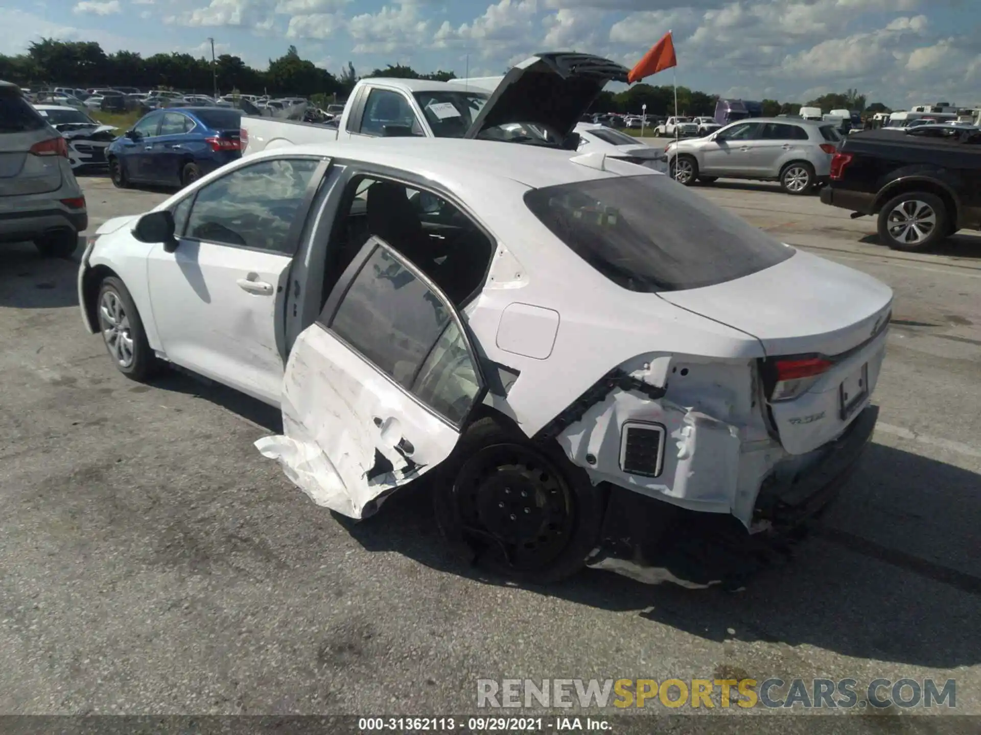 3 Photograph of a damaged car JTDEPRAE6LJ010868 TOYOTA COROLLA 2020