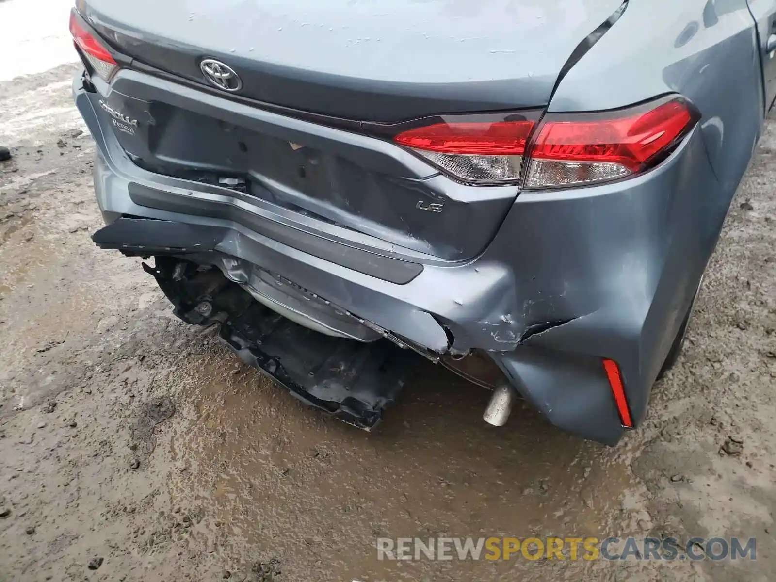 9 Photograph of a damaged car JTDEPRAE6LJ011843 TOYOTA COROLLA 2020