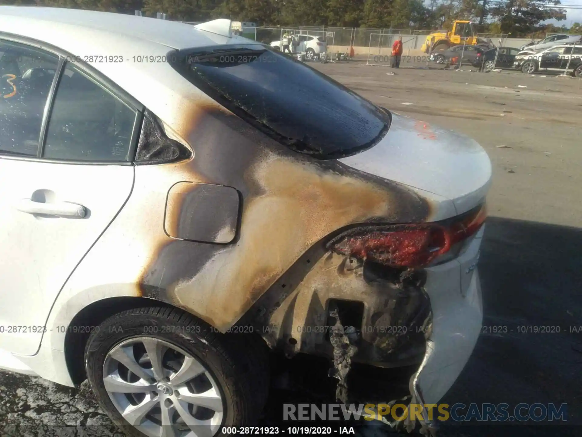 6 Photograph of a damaged car JTDEPRAE6LJ014404 TOYOTA COROLLA 2020