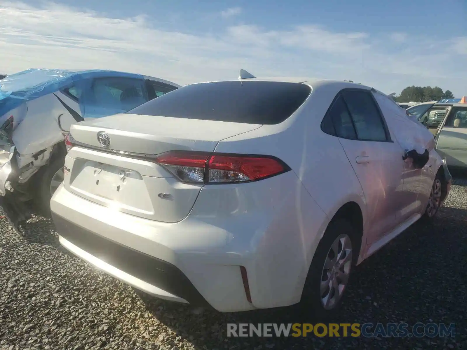 4 Photograph of a damaged car JTDEPRAE6LJ015715 TOYOTA COROLLA 2020