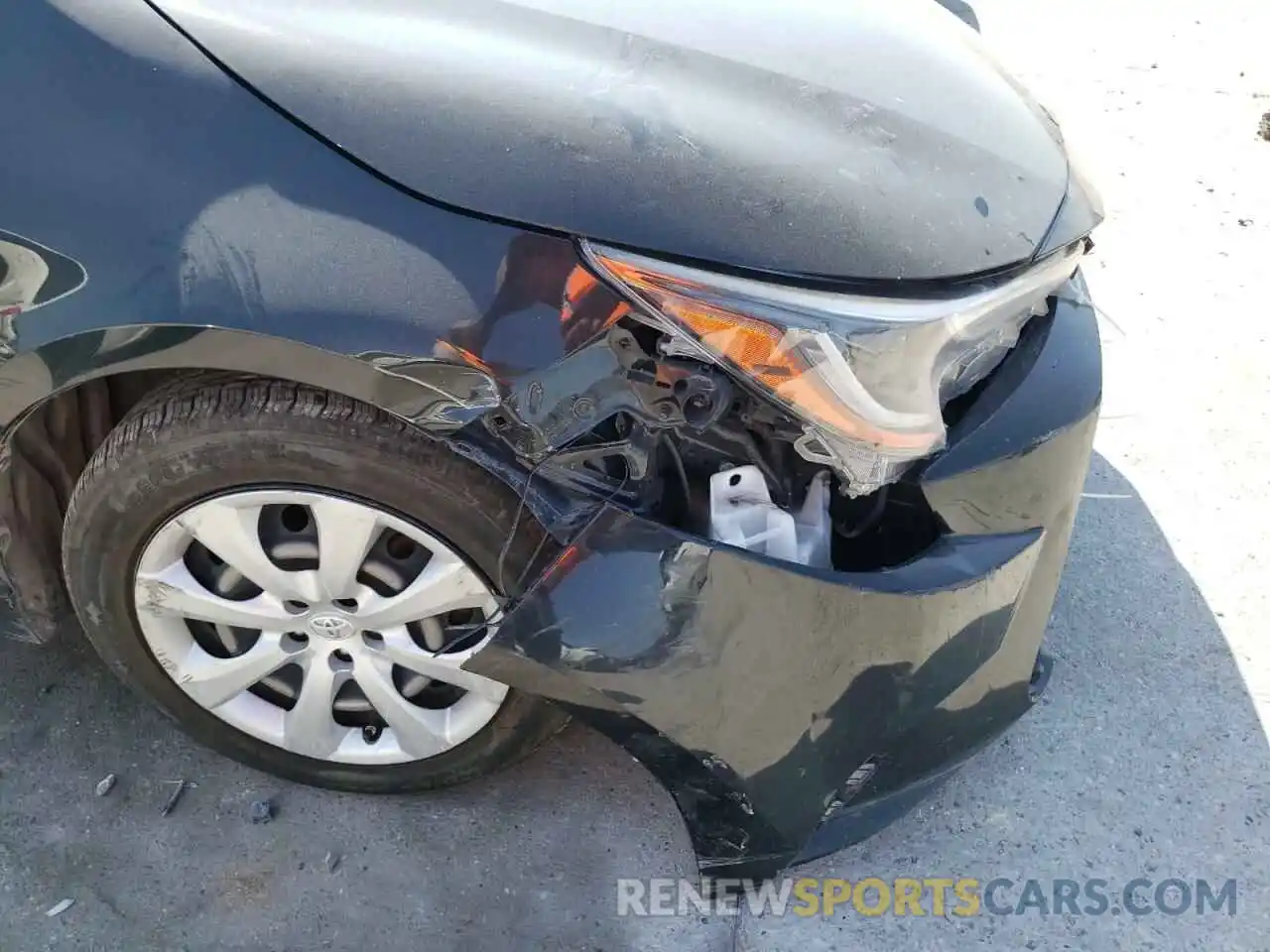 9 Photograph of a damaged car JTDEPRAE6LJ018484 TOYOTA COROLLA 2020