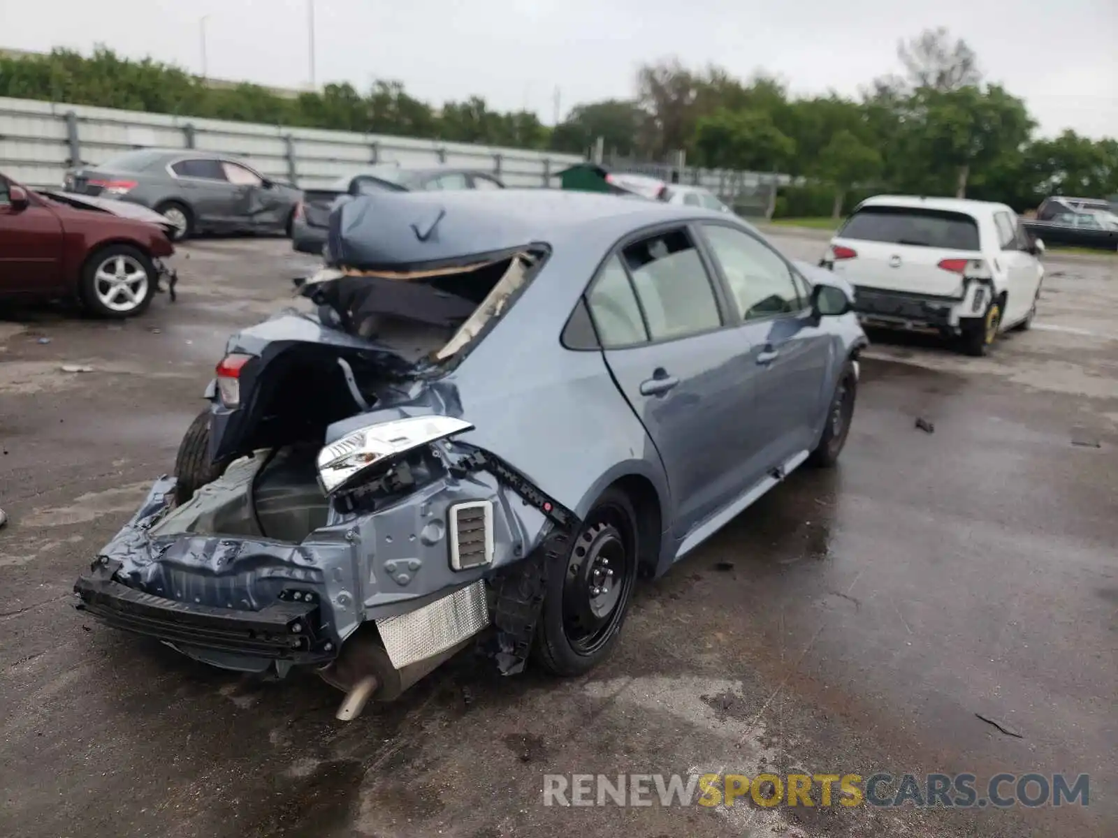 4 Photograph of a damaged car JTDEPRAE6LJ018985 TOYOTA COROLLA 2020