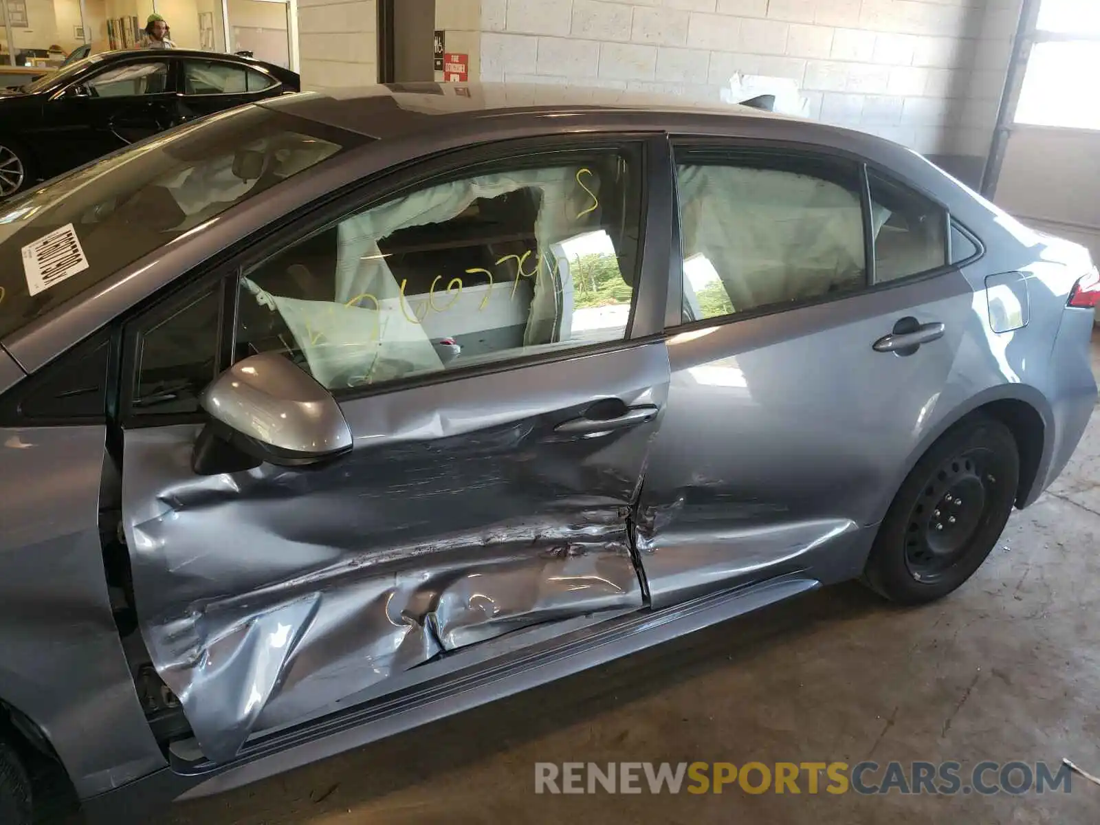 10 Photograph of a damaged car JTDEPRAE6LJ020347 TOYOTA COROLLA 2020