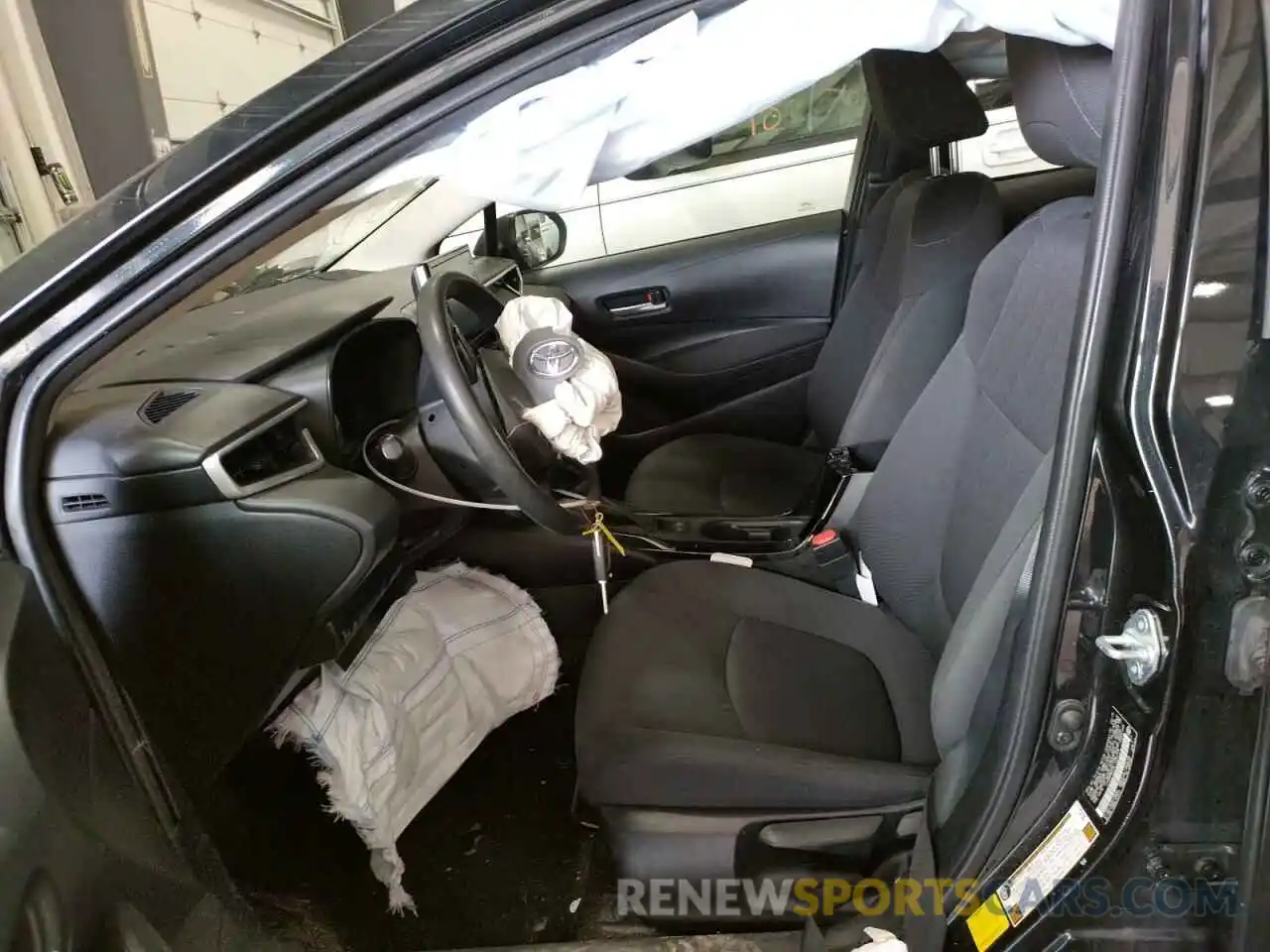 5 Photograph of a damaged car JTDEPRAE6LJ020719 TOYOTA COROLLA 2020