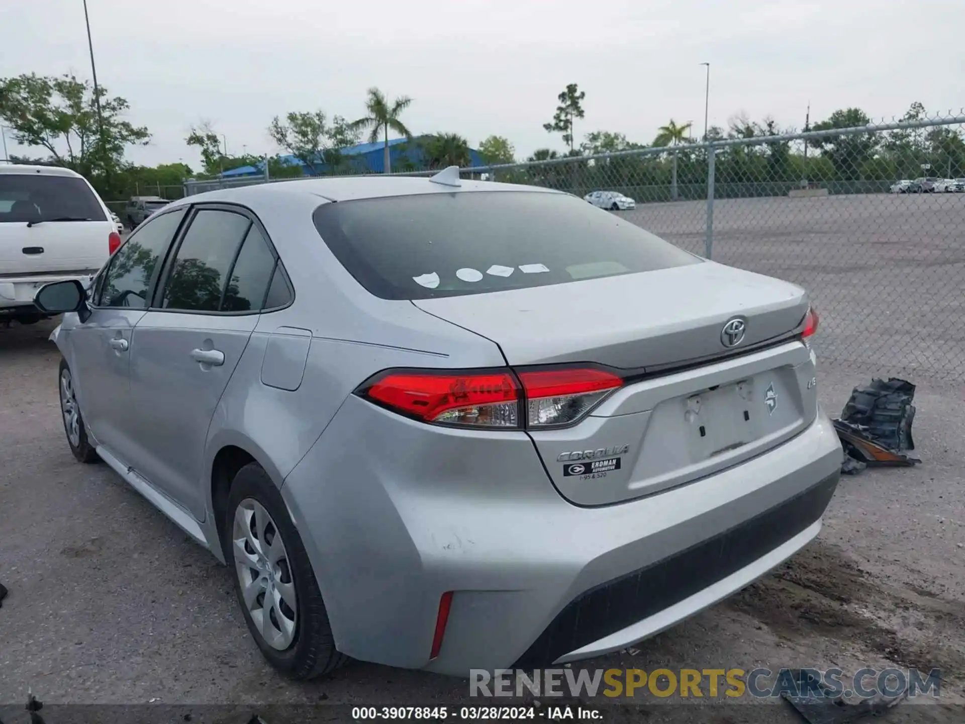 3 Photograph of a damaged car JTDEPRAE6LJ023040 TOYOTA COROLLA 2020