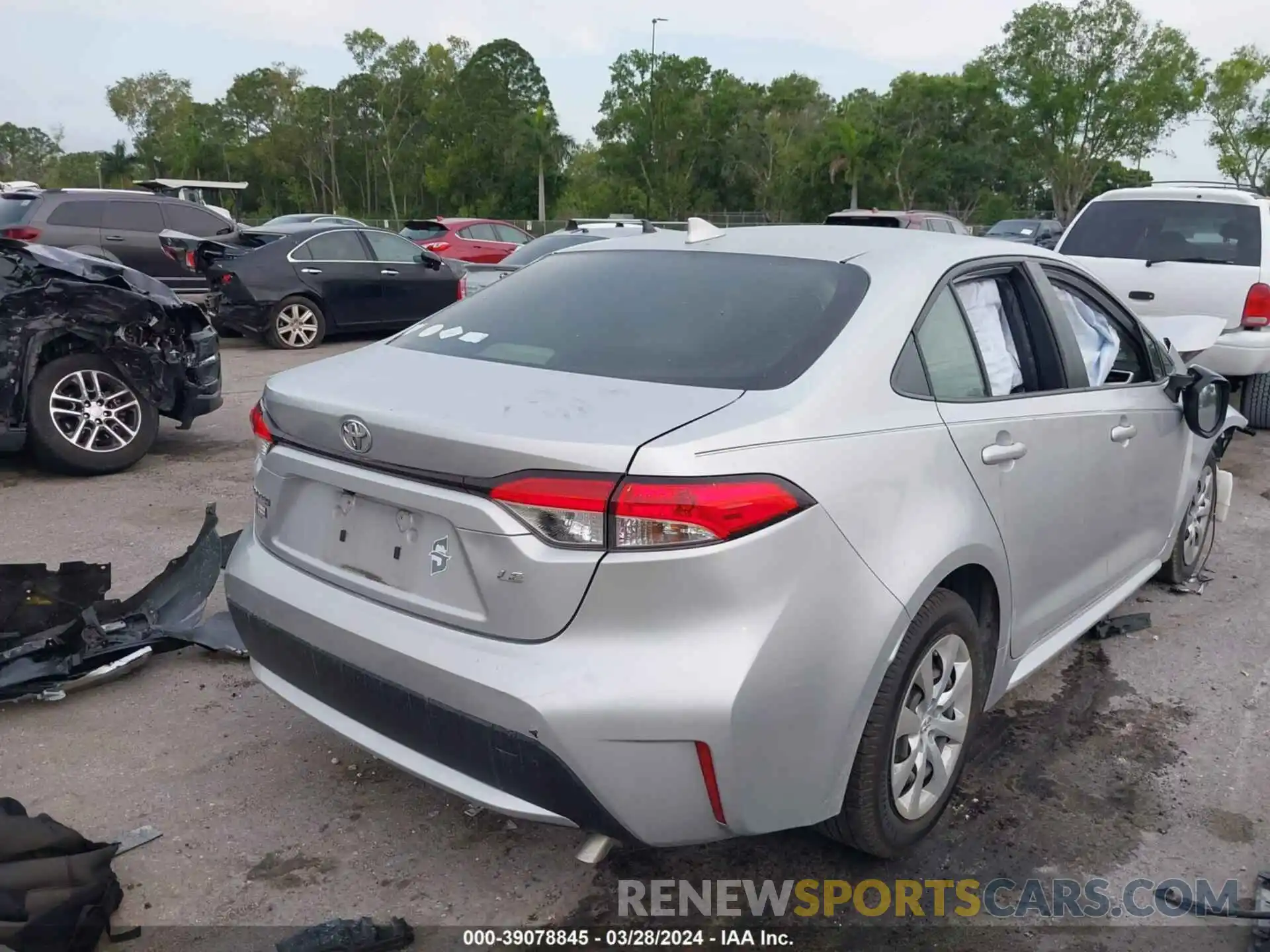 4 Photograph of a damaged car JTDEPRAE6LJ023040 TOYOTA COROLLA 2020