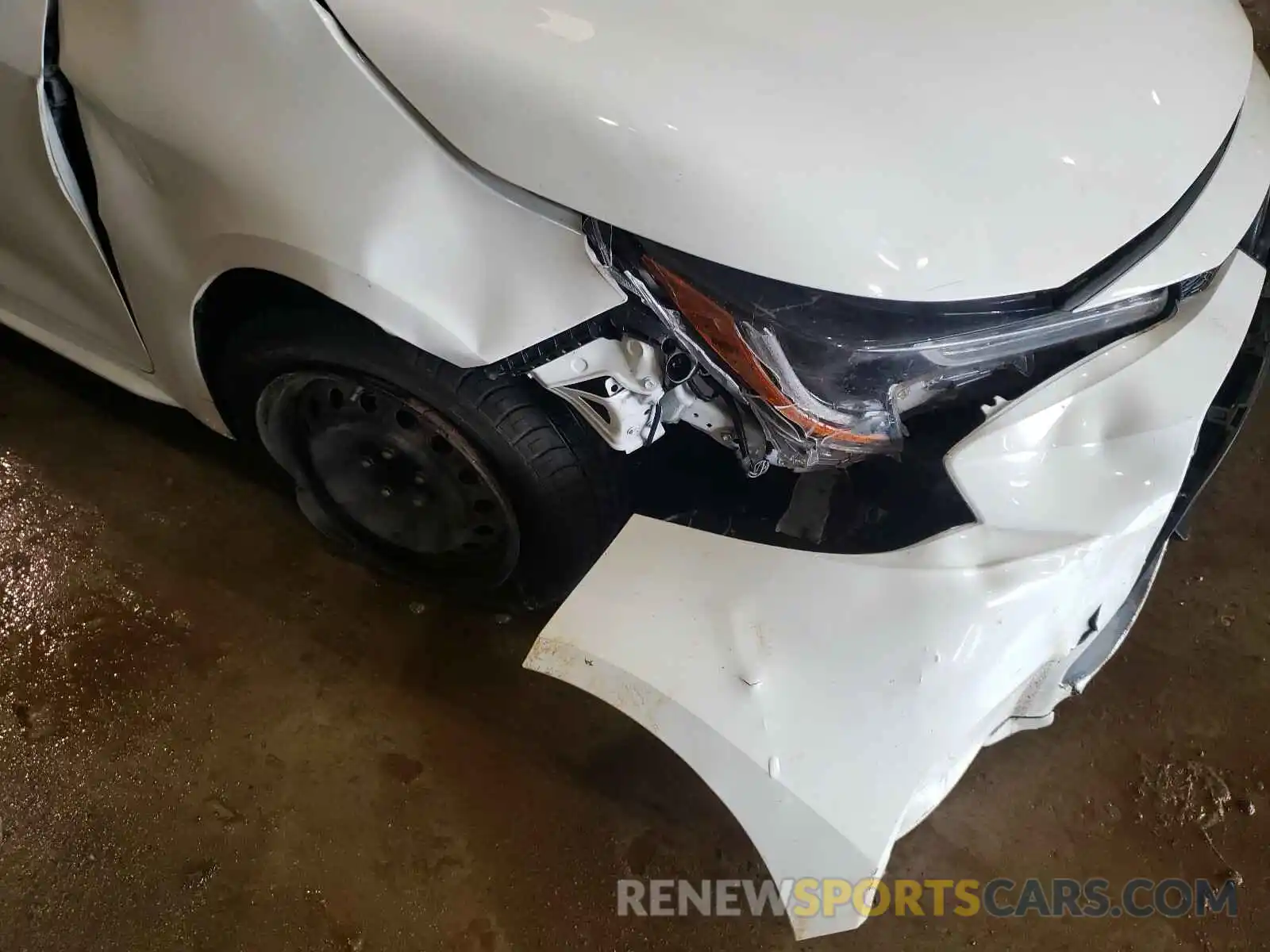 9 Photograph of a damaged car JTDEPRAE6LJ025581 TOYOTA COROLLA 2020