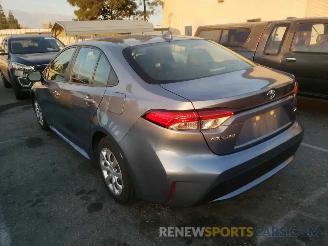 3 Photograph of a damaged car JTDEPRAE6LJ026598 TOYOTA COROLLA 2020