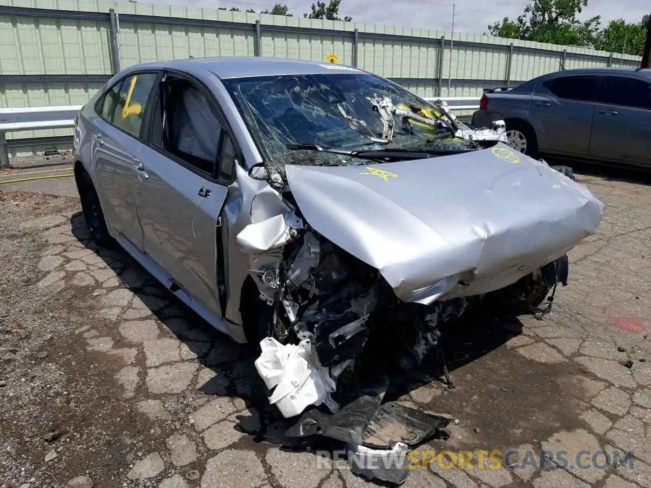 1 Photograph of a damaged car JTDEPRAE6LJ027735 TOYOTA COROLLA 2020