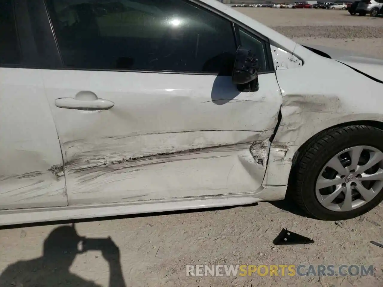 9 Photograph of a damaged car JTDEPRAE6LJ029369 TOYOTA COROLLA 2020