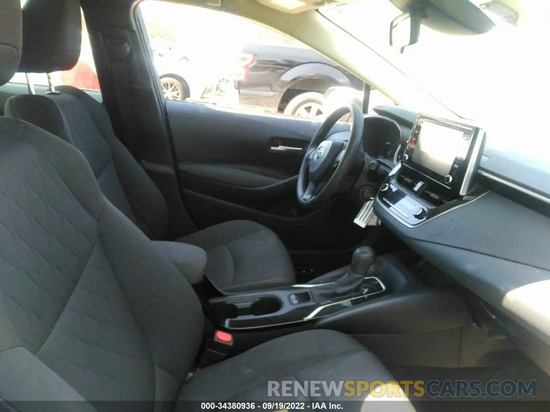 5 Photograph of a damaged car JTDEPRAE6LJ029386 TOYOTA COROLLA 2020