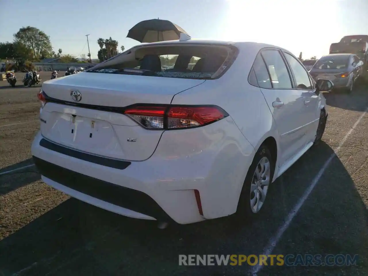 4 Photograph of a damaged car JTDEPRAE6LJ030652 TOYOTA COROLLA 2020