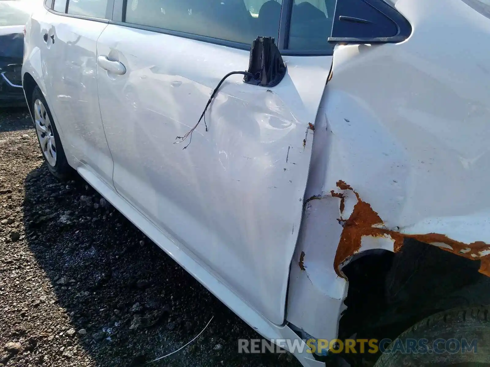 9 Photograph of a damaged car JTDEPRAE6LJ030876 TOYOTA COROLLA 2020
