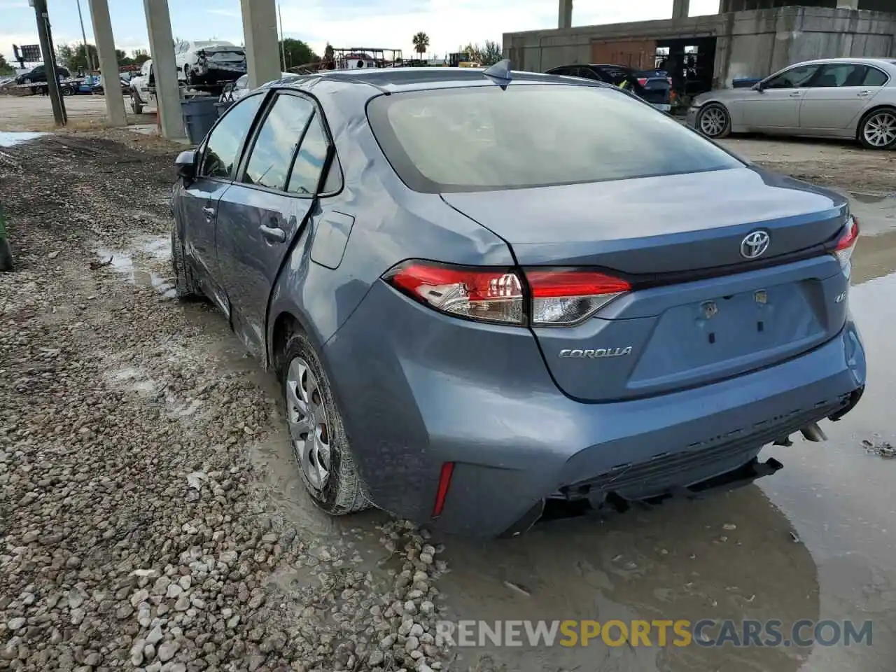 3 Photograph of a damaged car JTDEPRAE6LJ032112 TOYOTA COROLLA 2020