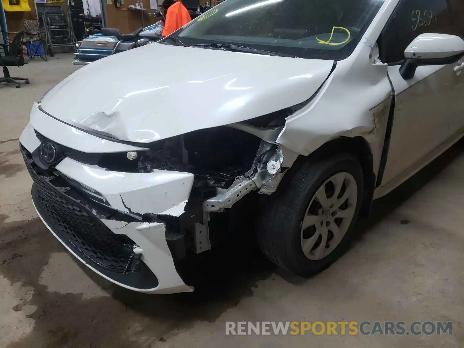 9 Photograph of a damaged car JTDEPRAE6LJ034782 TOYOTA COROLLA 2020