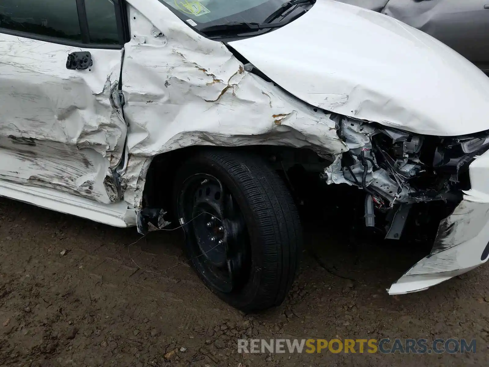 9 Photograph of a damaged car JTDEPRAE6LJ040324 TOYOTA COROLLA 2020