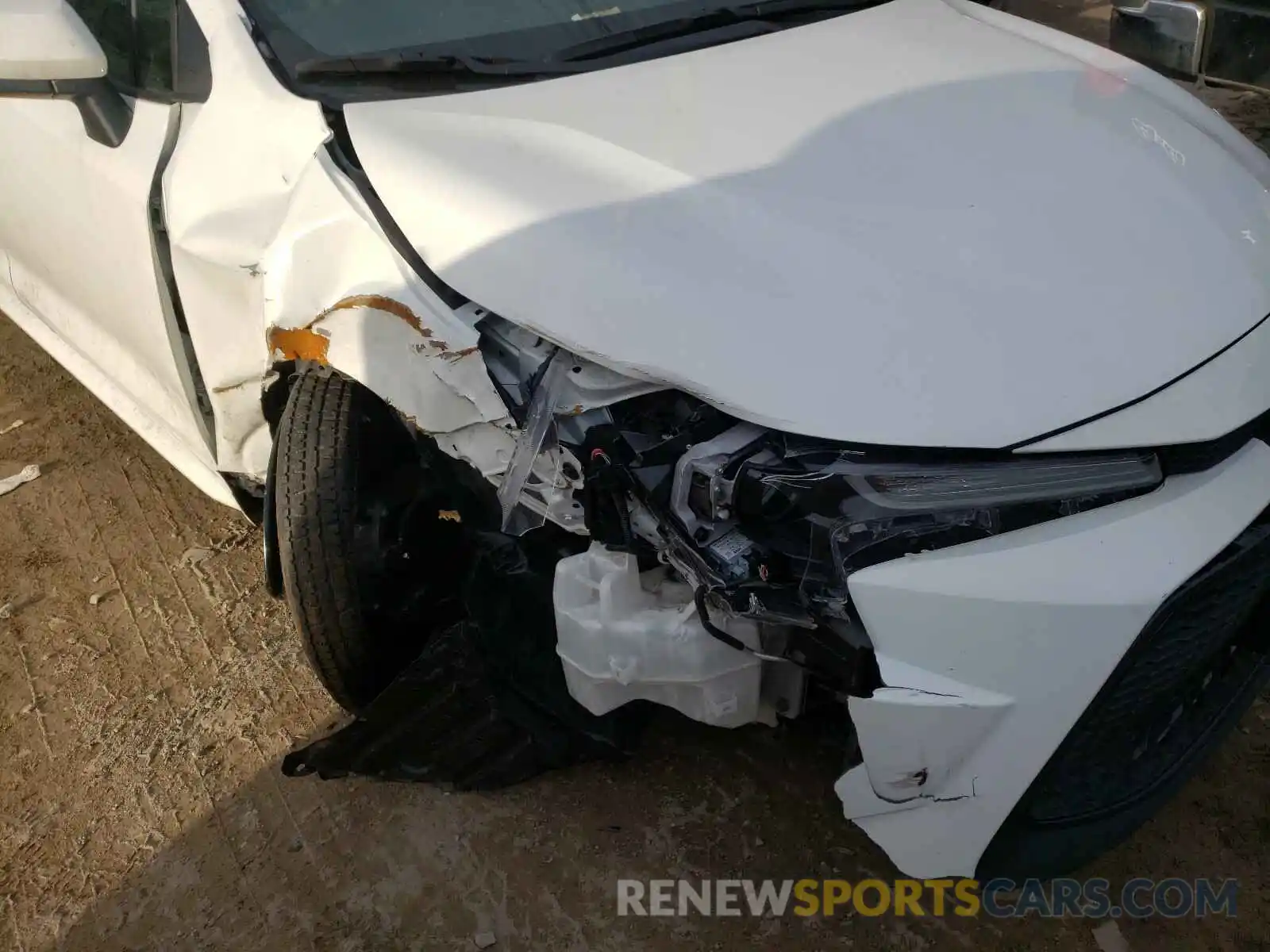 9 Photograph of a damaged car JTDEPRAE6LJ043045 TOYOTA COROLLA 2020