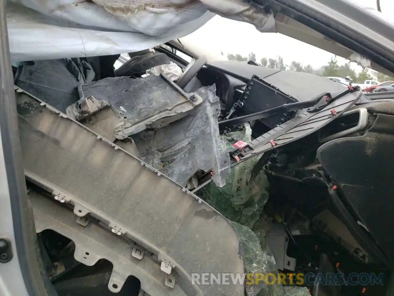 5 Photograph of a damaged car JTDEPRAE6LJ051565 TOYOTA COROLLA 2020