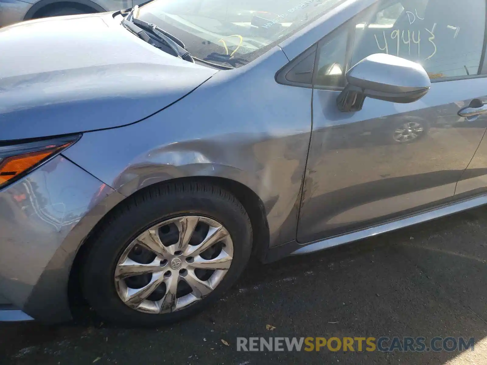 9 Photograph of a damaged car JTDEPRAE6LJ052456 TOYOTA COROLLA 2020